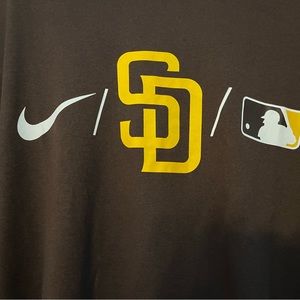 Nike Men’s San Diego Padres long sleeve dry fit